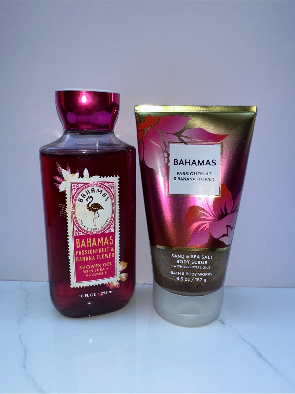 BAHAMAS PASSIONFRUIT & BANANA FLOWER BODY SCRUB & SHOWER GEL